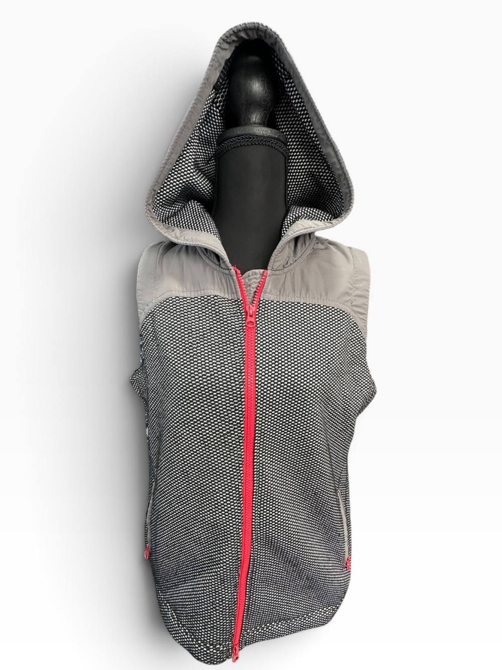 Kavu Grey Hooded Sleeveless Zip Vest with Red Trim